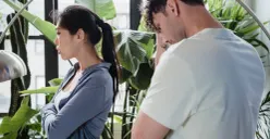 Ilustrasi | alasan wanita bertahan di hubungan setelah pasangan berselingkuh. (Sumber : Pexels/Timur Weber)