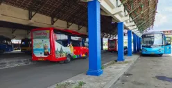 Terminal Mangkang Semarang yang masih sepi penumpang hingga bus-bus lebih memilih untuk tak ngetem di sini. (Sumber : Instagram @skyscrapercitysemarang)
