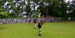 Anggota Brimob latihan menembak di lapangan tembak Simongan, Semarang Barat, Kota Semarang. (Sumber : YouTube Samba Rtwlr)