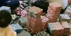 Mira Hayati bos skincare pamer video setor uang ke bank di rumah pribadi (Sumber : Tiktok/@mirahayati91)