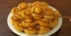 Spicy Chewy Potato, camilan viral yang mondar mandir di media sosial (Sumber : YouTube/매일맛나 delicious day)