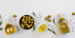 Menghapus tato permanen dengan minyak zaitun dan minyak kelapa. (Sumber : Freepik)