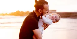 Ilustrasi | Mengatasi depresi paska persalinan pada pria. (Sumber : Pexels/Tatiana Syrikova)