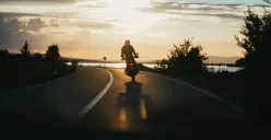 Ilustrasi | Mengatasi sepeda motor irit tiba-tiba jadi boros. (Sumber : Pexels/Djordje Petrovic)