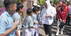 Ilustrasi | Mbak Ita tegaskan sekolah dilarang tarik pungutan seragam dan buku. (Sumber : semarangkota.go.id)