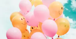 Ilustrasi apa itu happy girlfriend day? Cek sejarah dan cara melakukannya di sini.