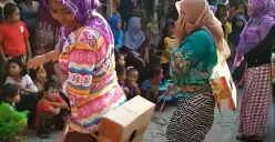 Lomba goyang kardus untuk memeriahkan Hari Kemerdekaan RI 17 Agustus 2023. (Sumber : YouTube Dhany Khapoor)