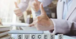 Ilustrasi | 7 Tips Sukses Berkarir Tanpa Privilege Orang Tua (Sumber : Freepik/ijaeb)