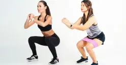 Olahraga pagi bikin langsing, squat selama 2 menit setiap hari. (Sumber : Awtsu Fitness Apparel)