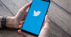 Ilustrasi | Heboh iPhone Masih Terinstall Aplikasi Twitter Lama dan dijual hingga ratusan juta (Sumber : Freepik/natanaelginting)