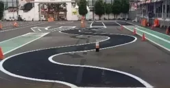 Lintasan huruf S pengganti lintasan zig-zag untuk ujian praktik SIM di Satlantas Polrestabes Semarang. (Sumber : Satlantas Polrestabes Semarang)