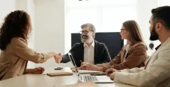 soft skill yang harus dimiliki mahasiswa sebelum terjun di dunia kerja(Sumber : Pexels/Edmond Dantès)