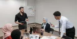 Ilustrasi | 10 keterampilan digital yang bisa membuat Mahasiswa langsung diterima bekerja. (Sumber : Pexels/Pavel Danilyuk)