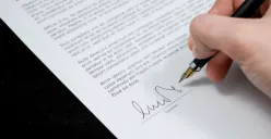 Ilustrasi. Simak waktu yang tepat untuk mengirim berkas lamaran pekerjaan agar dilirik HRD. (Sumber : Pexels/Pixabay)