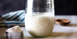 Resep Sourdough Starter untuk membuat Roti Sourdough. (Sumber : Feasting at Home)
