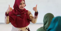 Kisah inspiratif Fersiana Wulandari dan Ganjar Widiantoro dari tenaga honorer jadi PPPK Guru. (Sumber : Dok. Pemprov Jawa Tengah)