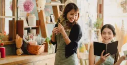 Ilustrasi | Panduan membuat CV dan contoh untuk Mahasiswa yang mencari pekerjaan Partime. (Sumber : Pexels/Amina Filkins)