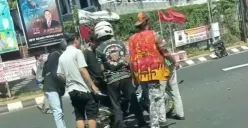 Kecelakaan melibatkan ambulans dan motor terjadi di lampu merah Jalan Kompol Maksum dan Jalan Dokter Cipto, Kota Semarang, Rabu 16 Agustus 2023 pukul 10.00 WIB. (Sumber : Instagram @kejadiansmg)