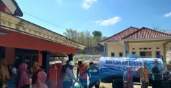Penyaluran air bersih di Jawa Tengah dampak kemarau panjang dari fenomena El Nino (Sumber : Perum Jasa Tirta I)