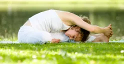 Ilustrasi stretching (Sumber : Pixabay/yogabelloso)