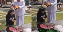 Mba Rara sebut sedang mencoba bantu turunkan hujan di Jabodetabek guna kurangi polusi udara (Sumber : Instagram/@coretankertas_)