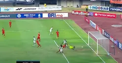 Persija Jakarta bermain imbang 1-1 dengan Persib Bandung. (Sumber : YouTube/Indosiar)