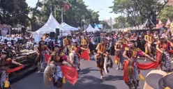 Pertunjukan tradisional dan makan-makan gratis di Jalan Pahlawan Kota Semarang dalam rangka perpisahan Ganjar Pranowo, Selasa 5 September 2023. (Sumber : Instagram @beritasemaranghariini)