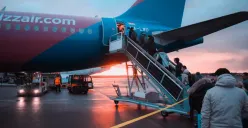 Ini alasan tidak boleh membuka pintu darurat atau emergency exit sembarangan