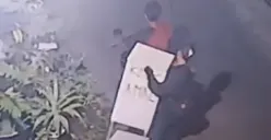 Aksi pasangan diduga suami-istri maling kotak amal di musala, Penggaron Kidul, Pedurungan, Kota Semarang, Sabu 9 September 2023. (Sumber : Instagram @DannizPujianta)