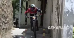 Gajahmungukur Ultimate Urban Downhill 2023, 180 Atlet Beradu Kecepatan di Lintasan Ekstrem Perkampungan