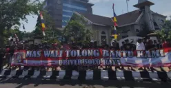 Demo Driver Ojol Surakarta Ajukan Tiga Tuntutan Soal Pergub Biaya Jasa, Penghapusan Biaya Tambahan, dan Sanksi Bagi Aplikator