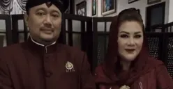 Mbak Ita rayakan hari ulang tahun ke-30 pernikahan dengan suaminya, Alwin Basri, Senin 18 September 2023. (Sumber : Instagram @mbakitasmg)