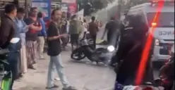 kondisi paska laka lantas motor dengan motor di depan Perum Gedawang Banyumanik (Sumber : instagram @infokejadian_semarang)