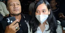 VV Pemeran Film Dewasa mengaku dibayar Rp 1-2 Juta. (Sumber : PMJNews/Fajar)