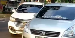 Beredar di media sosial video yang memperlihatkan aksi 2 mobil, Ertiga dan Xenia, di Jalan Kampung Kali, Mataram, Kota Semarang, diduga debt collector kejar nasabah, Kamis 21 September 2023. (Sumber : Instagram @infokejadiansemarang.new)