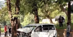 Info Kecelakaan di Semarang: Mobil Innova Hantam Pohon Hingga Ringsek, Tabrak Pelajar dan Pemotor di Taman Indonesia Kaya