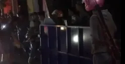 Kecelakaan di Jalan Ketileng Raya Tembalang, Muatan Truk Isi Pallet Besi Jatuh Timpa Pemotor