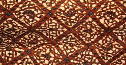 Peringatan Hari Batik Nasional setiap 2 Oktober. (Sumber : Wikipedia)