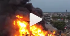 Kebakaran Gudang Rongsok di Solo Selasa Hari Ini Merembet ke Rumah Warga. Instagram Solodrone_