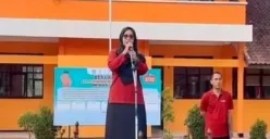 Kepala sekolah SMPN 2 Cimanggu buat pernyataan kontroversi terhadap pelaku perundungan (Sumber : Instagram/@lambenyinyirofficial)