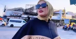 Mantap Berhijab, Elly Sugigi Malah Curhat Rezekinya Jadi Seret (Sumber : Instagram/@ellysugigi_real)