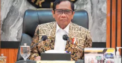 Ahmad Sahroni kritik Menko Polhukma Mahfud MD yang ungkap status tersangka Mentan Syahrul Yasin Limpo. (Sumber : Instagram/mohmahfudmd)