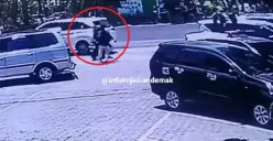 Detik-detik Maling Gondol Uang Pilkades Demak Rp 90 Juta di Mobil saat Perangkat Desa Mampir Makan