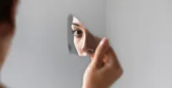 Ilustrasi | Alasan Seseorang Menyakiti Diri Sendiri (Sumber : Freepik/pikisuperstar)