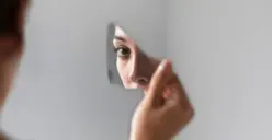 Alasan Tersembunyi yang Membuat Seseorang Menyakiti Diri Sendiri