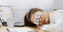 Ilustrasi | 10 Minuman yang Efektif Hilangkan Rasa Ngantuk di Jam Kerja (Sumber : Freepik)