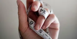 Ilustrasi seseorang yang baru saja kena body shaming (Sumber : Unsplash/Jennifer Burk)