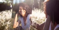 Kepribadian Orang yang Suka Bercermin, Apakah Selalu Jadi Pertanda Narsistik?