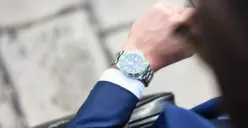 Karakter Orang yang Suka Memakai Jam di Tangan Kiri, Benarkah Sosok yang Perfeksionis?