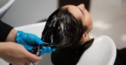 Ilustrasi : cara menggunakan kondisioner agar tidak merusak rambut (Sumber : freepik)